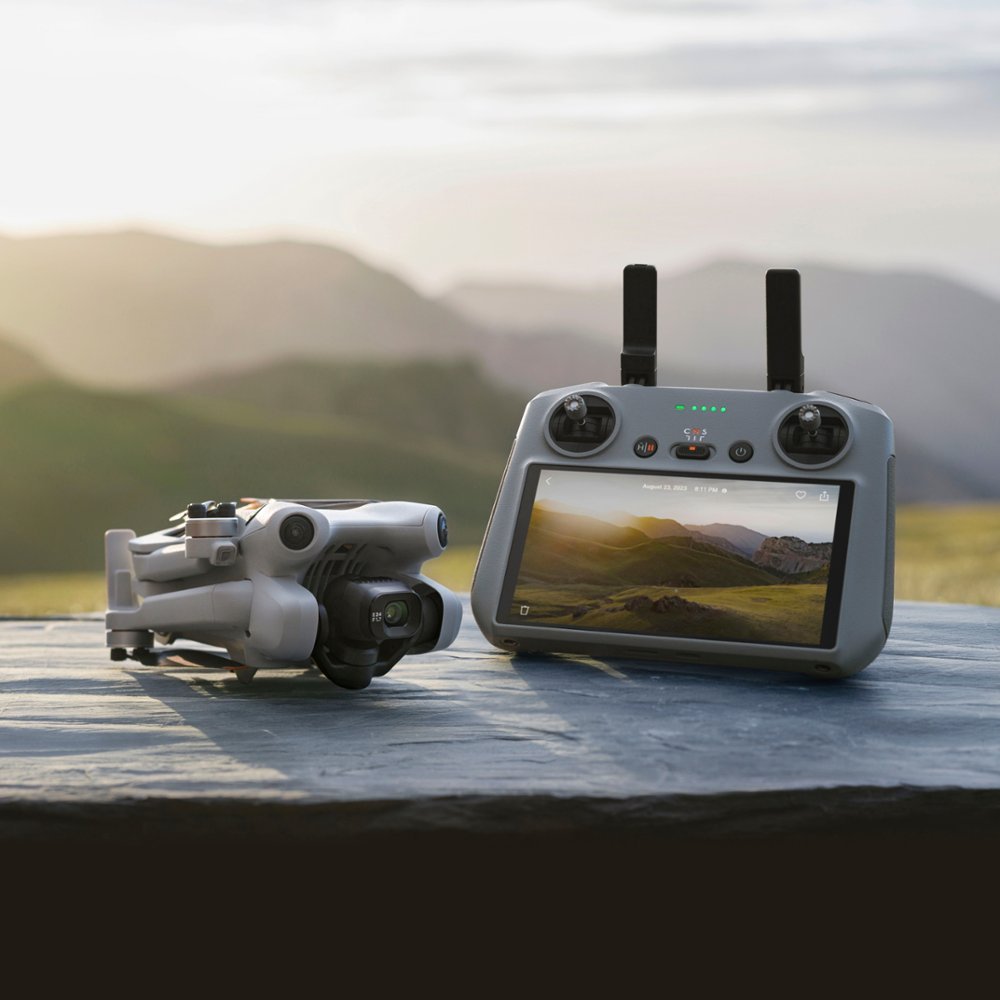 /// DJI | Mini 4 Pro Quadcopter Drone Fly More Combo Plus & Remote Control with Built-in Screen | CP.MA.00000740.01
