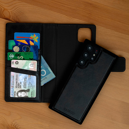 Caseco | 5th Ave MagSafe Wallet Case Samsung Galaxy S22 - Black | C3183-01