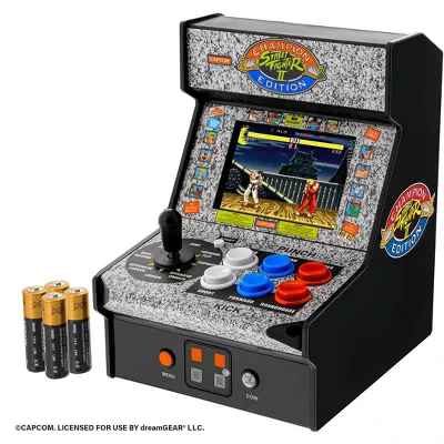 Dreamgear | Micro Player 7.5 Inch Collectible Tabletop Video Game - Street Fighter II 2 Champion Edition | DGUNL-3283