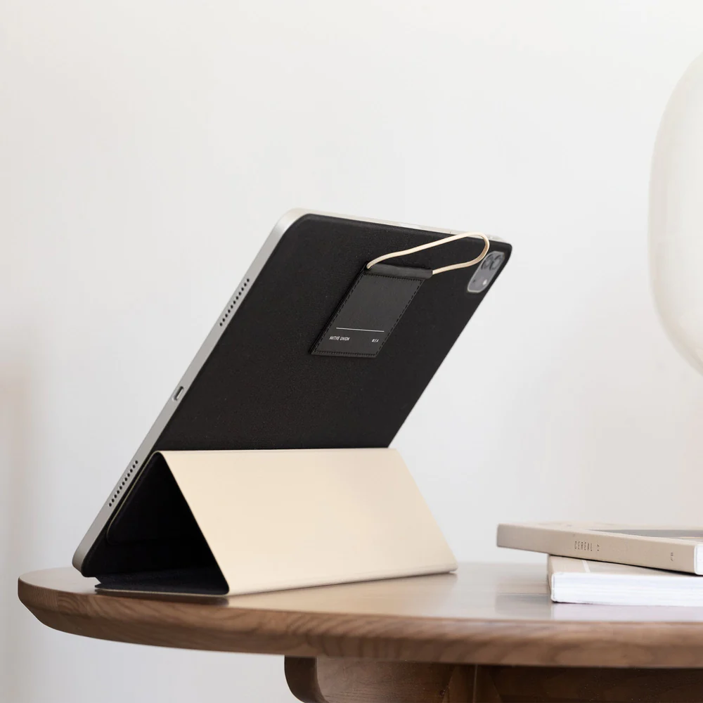 /// Native Union | Case W.F.A. r iPad Pro 12.9 (2018-2022) - Black | FOLIO-BLK-13