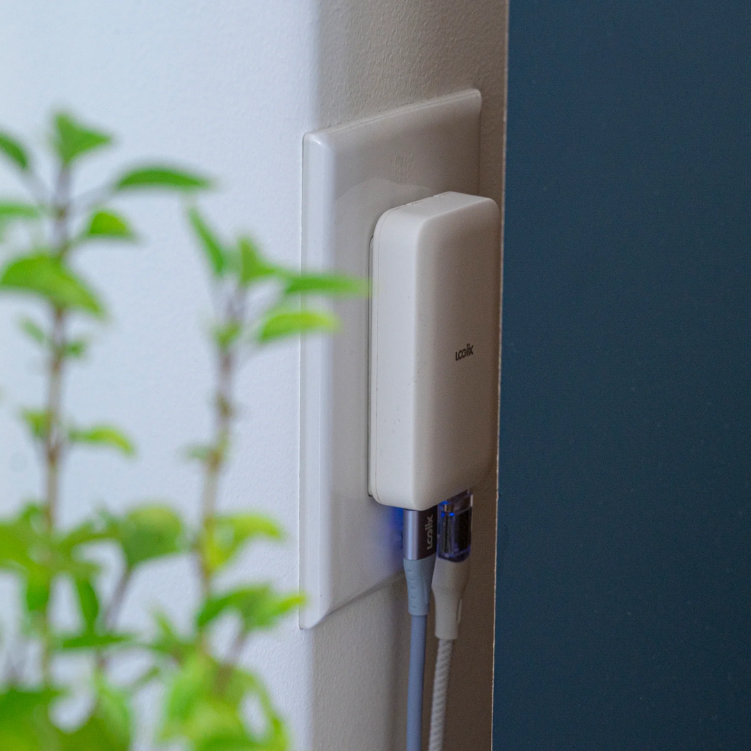 //// LOGiiX | Power Plus Slim Duo - Wall Charger 35W - White | LGX-13657
