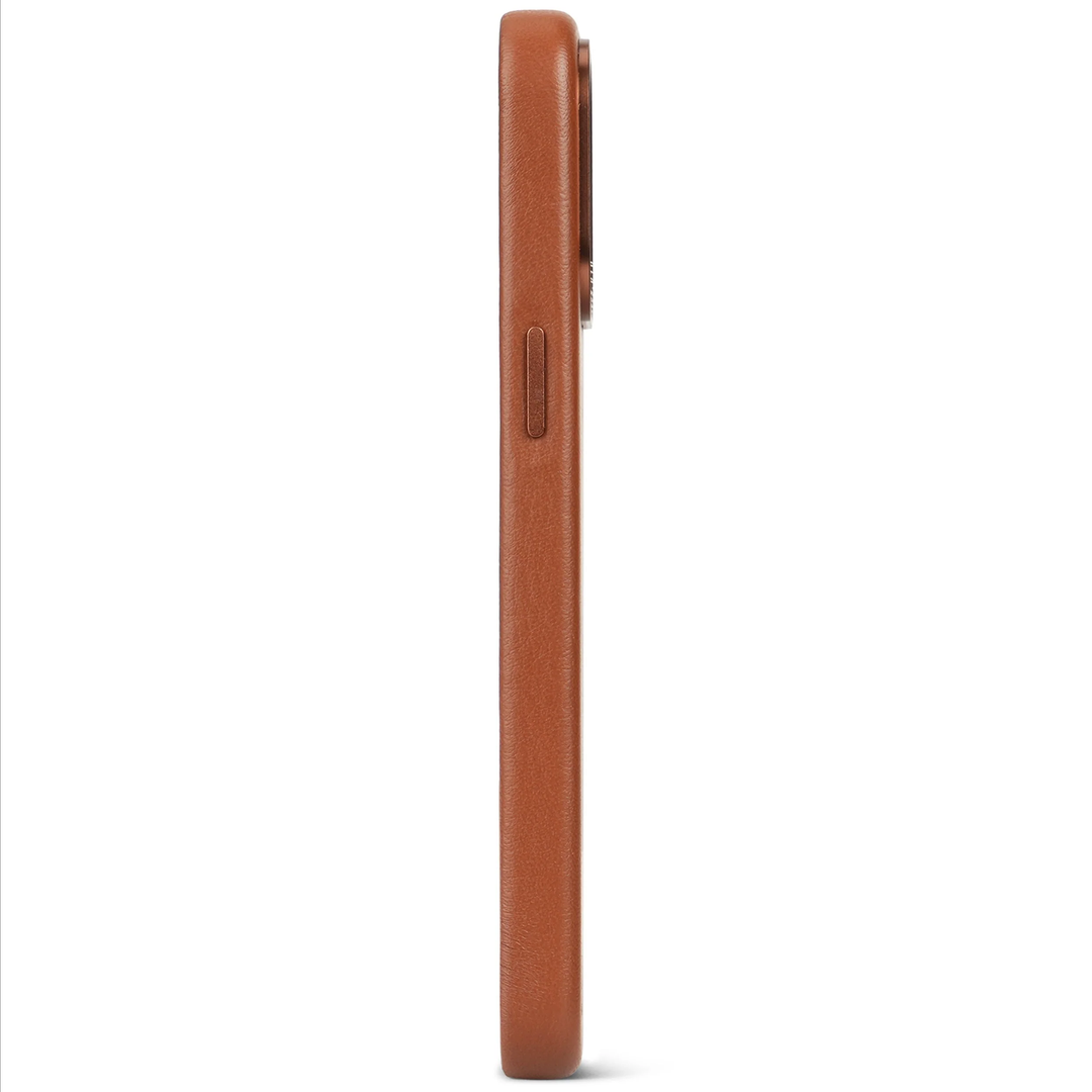 //// Decoded | Leather Backcover for iPhone 15 Pro Max - Tan | DC-D24IPO15PMBC1TN