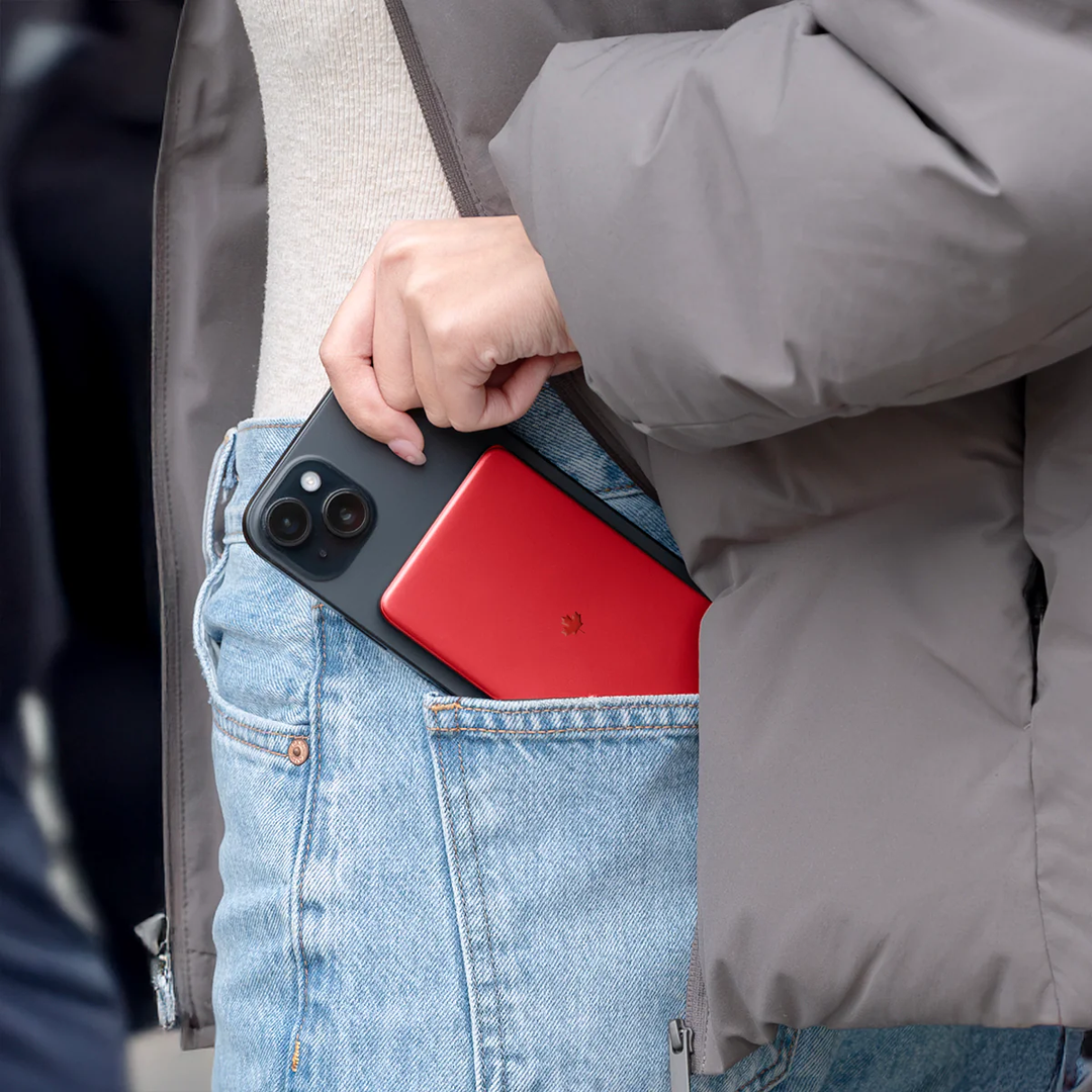 LOGiiX | Piston Power 5000 mAh Slim Mag Special Edition - Canada Red | LGX-13950