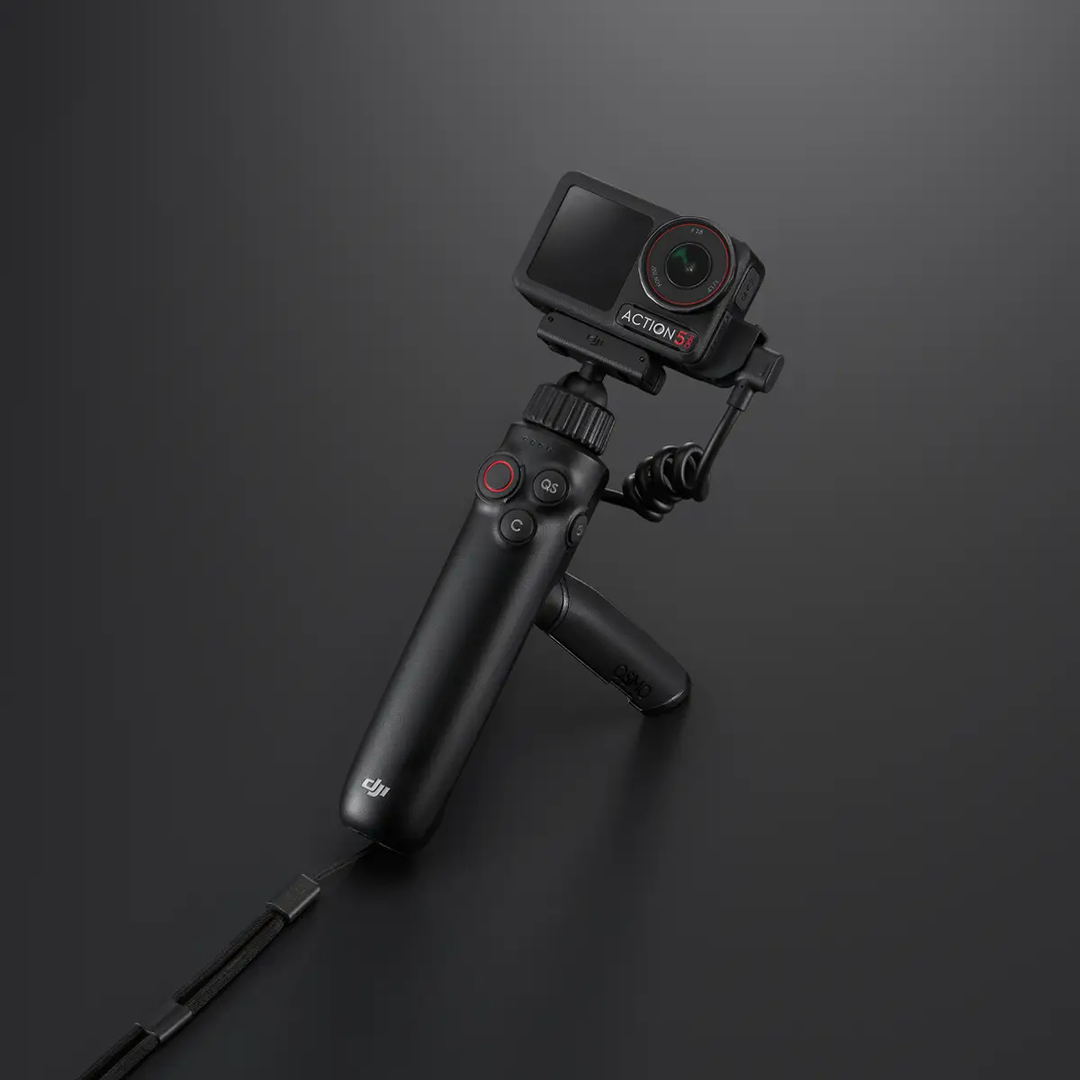 DJI | Osmo Action 4 / 5 Pro Multifunctional Charging Handle - Black | CP.OS.00000364.01