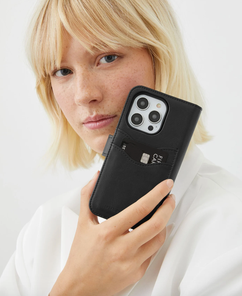 Ideal of Sweden | Magnet+ Wallet MagSafe Case iPhone 16 - Black | 120-8927