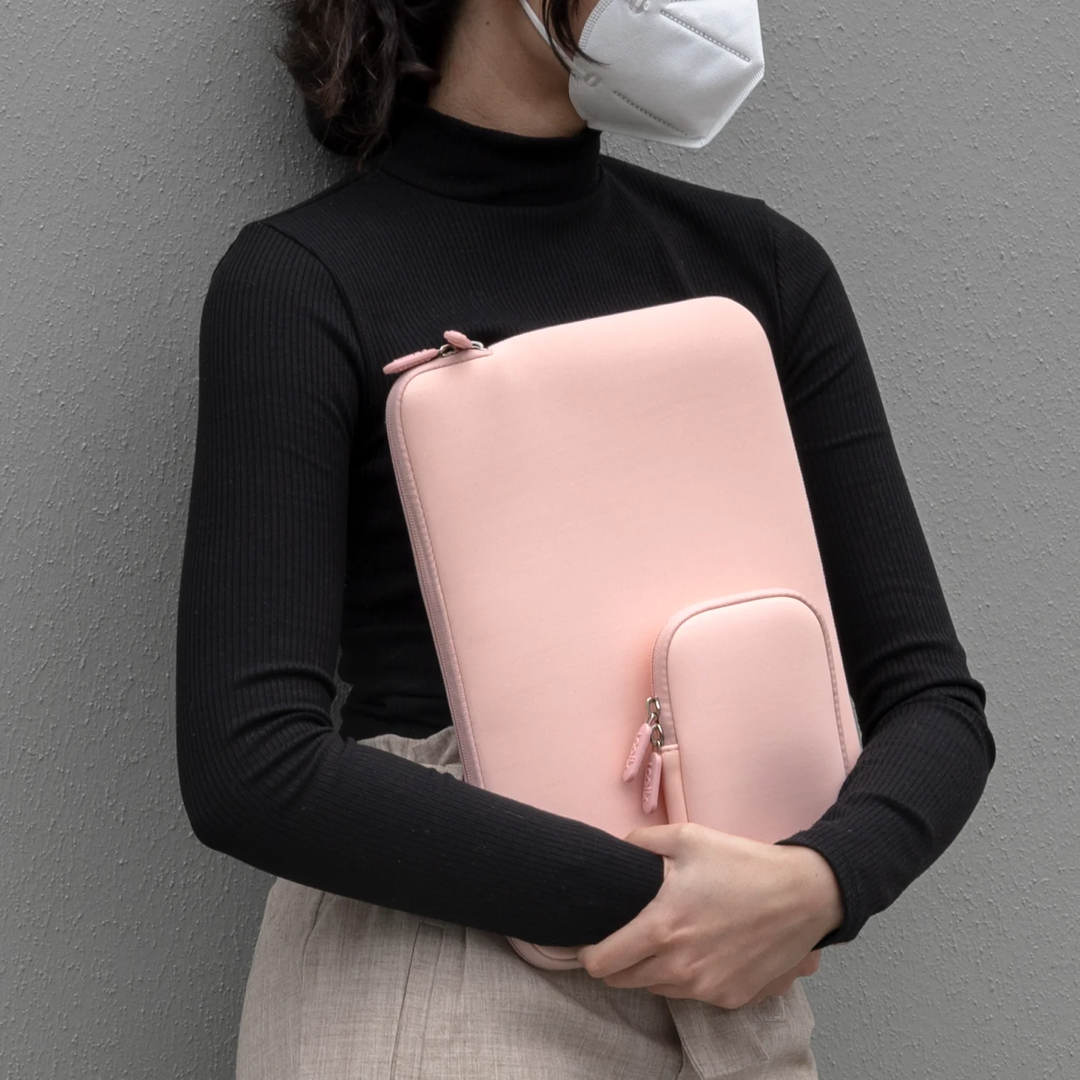 LOGiiX | Vibrance Essential Sleeve for Laptops up to 14 Inch - Pink | LGX-13297