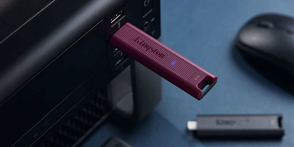 Kingston | DataTraveler Max  1TB USB-A Gen2 1000R/900W  | DTMAXA/1TBCR