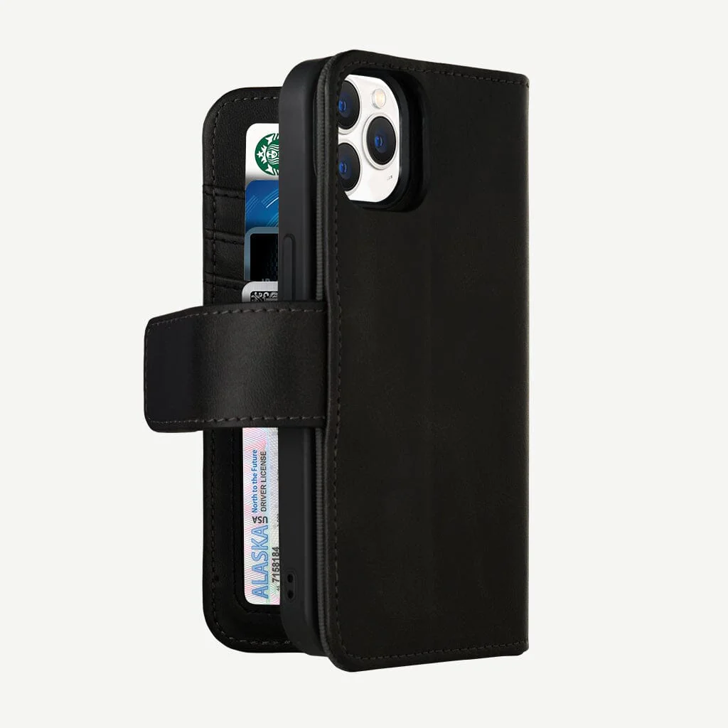 Caseco | 5th Ave MagSafe Wallet Case iPhone 15 Pro - Black | C31B3-01