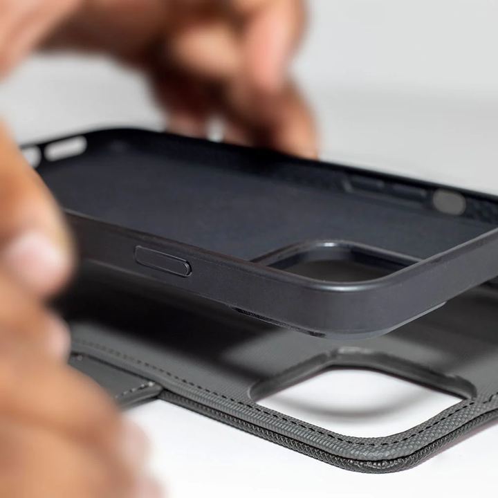 Caseco | 5th Ave MagSafe Wallet Case iPhone 14 / 15 Plus - Black | C31B2-01