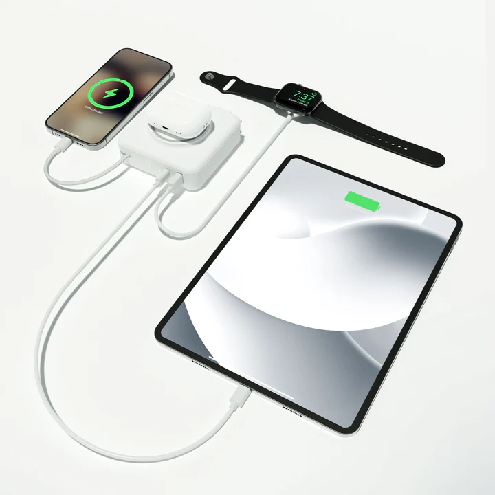 AXS | 4-in-1 Travel Powerbank with Qi2 Wireless Charger - White | AXS4IN1PB