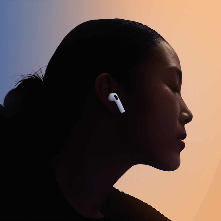 Apple | Airpods 5 with Wireless Charging Case - White | MKFT4AM/A