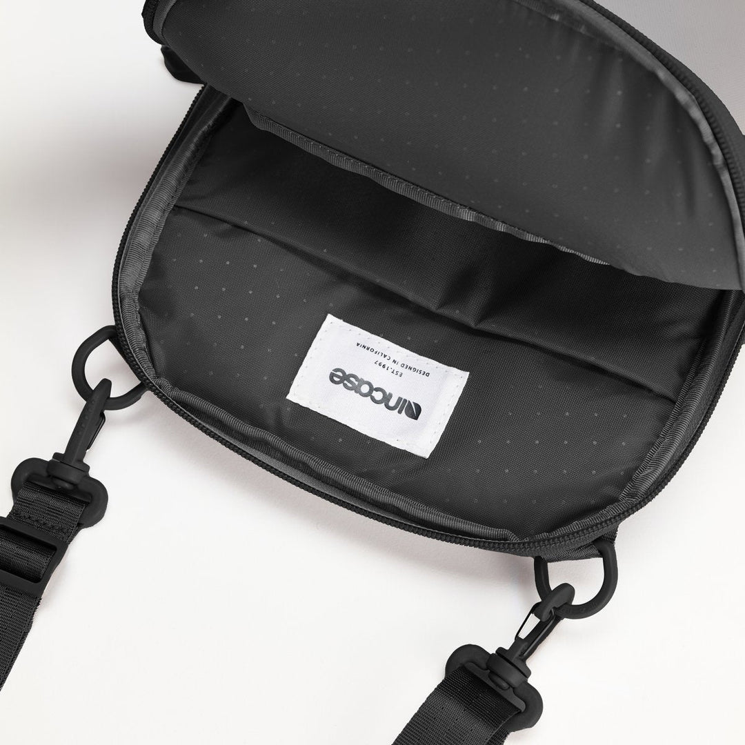 Incase | A.R.C. Crossbody Bag - Black |