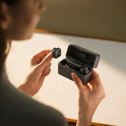 DJI | Mic Mini 2-Person Compact Wireless Microphone System for Camera & Smartphone (2.4 GHz) | CP.RN.00000433.03