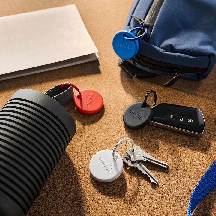 Chipolo | POP 4 Pack Tracking Tag (Works with Google’s Find My Device or Apple Find My) - Black/White/Red/Blue | RWS0000008000