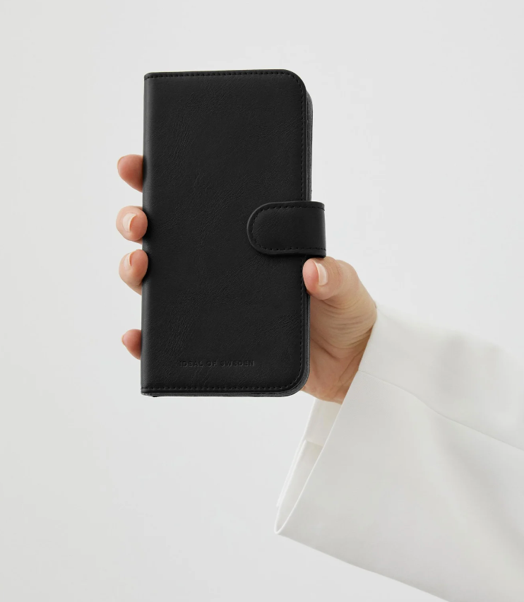Ideal of Sweden | Magnet+ Wallet MagSafe Case iPhone 16 - Black | 120-8927