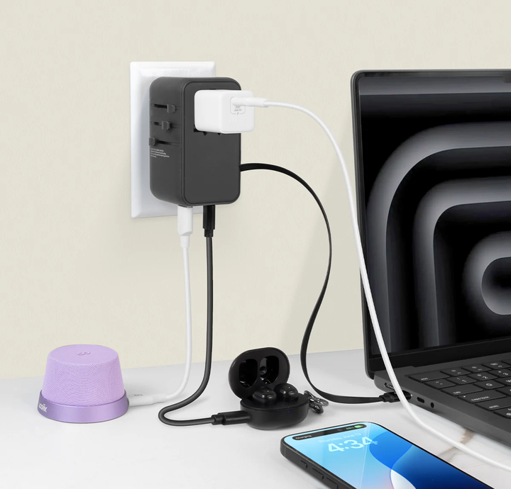 LOGiiX | World Traveler XL 65W with built-in cable - Black | LGX-14044