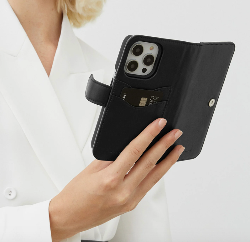 Ideal of Sweden | Magnet+ Wallet MagSafe Case iPhone 16 - Black | 120-8927