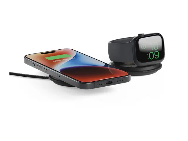 Native Union | Voyage 2-in-1 Wireless Charging Pad Qi2 Certified - Black | VOY-2IN1-WL-BLK
