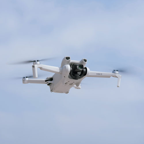 /// DJI | Mini 3 Drone  Fly More Combo | CP.MA.00000610.01