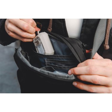 UAG | Standard Issue 1L Sling - Black | 984177114040