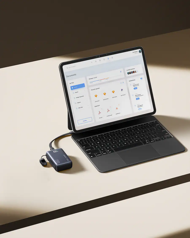 INIU | Pocket Pro Power Bank with LED Display (10,000mAh) - Black | PPT01