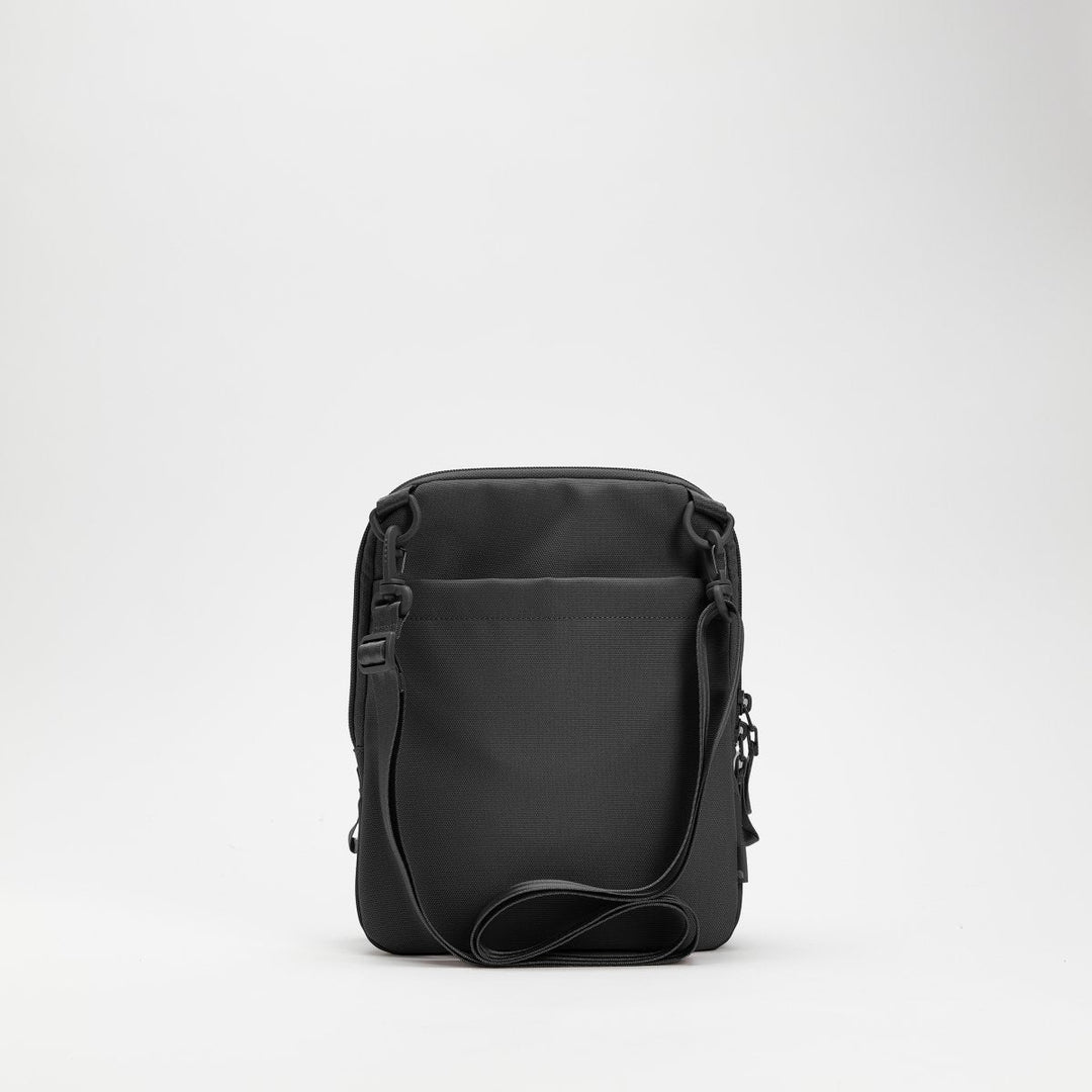 Incase | A.R.C. Crossbody Bag - Black |