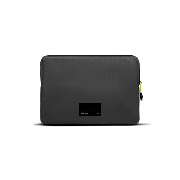 Native Union | Sleeve for MacBook 13" - Black | STOW-UT-MBS-BLK-13