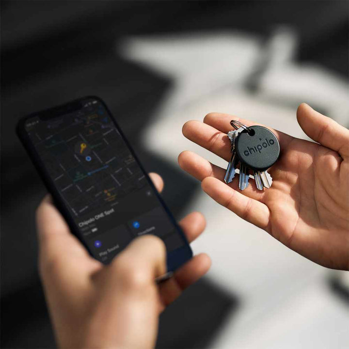 //// Chipolo Spot Bundle Bluetooth Item Finder with Apple Find My - One Spot and Card Spot - Black  |115-2161