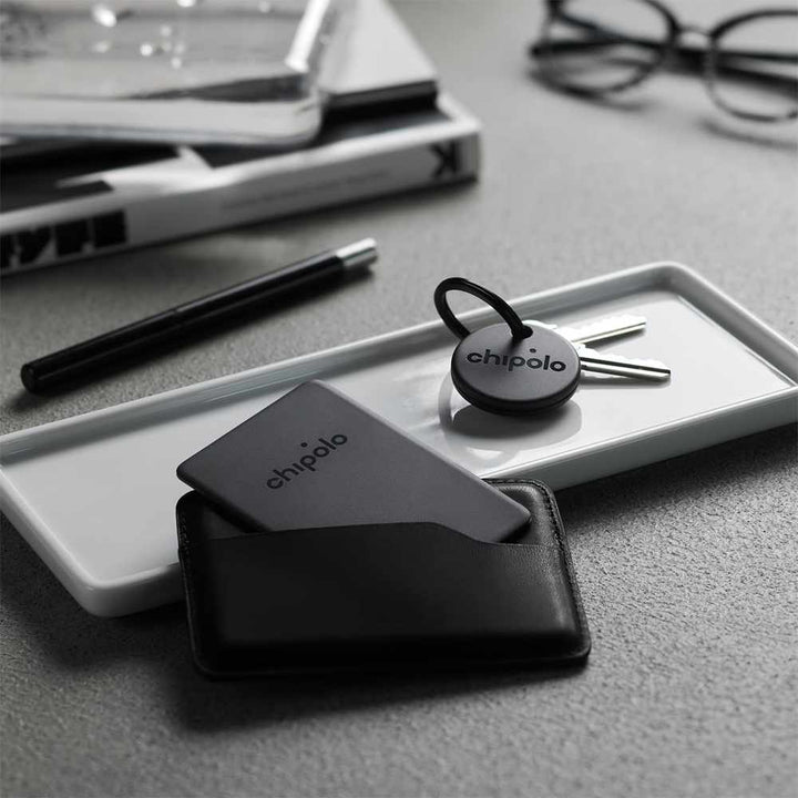 //// Chipolo Spot Bundle Bluetooth Item Finder with Apple Find My - One Spot and Card Spot - Black  |115-2161
