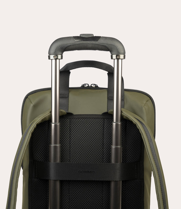 Tucano | Gommo Roll-Top Backpack for 15.6in laptops and 16in MacBook Pro - Green | BKGOMRT15-VM