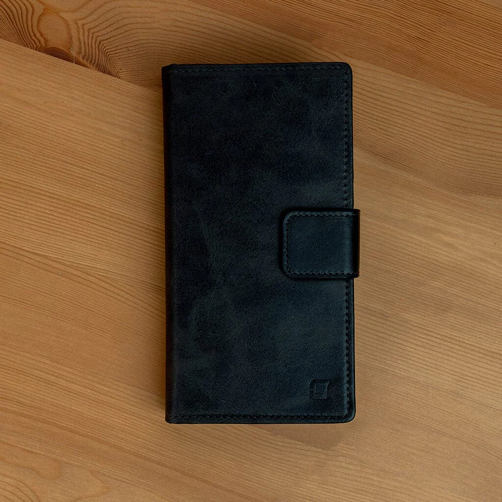 Caseco | 5th Ave Wallet Case with MagSafe iPhone 16 Plus - Black | C31C9-01