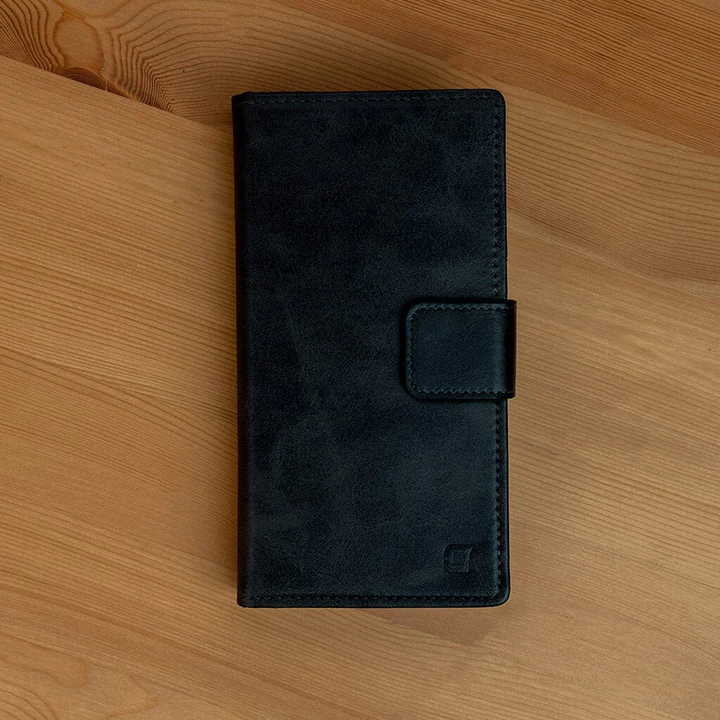 Caseco | 5th Ave Wallet Case with MagSafe iPhone 16 Plus - Black | C31C9-01