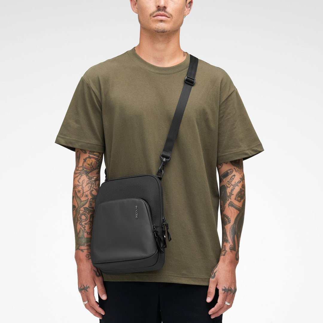 Incase | A.R.C. Crossbody Bag - Black |