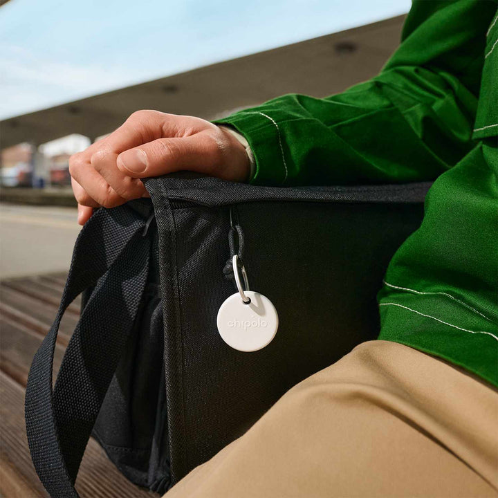 Chipolo | POP Tracking Tag (Works with Google’s Find My Device or Apple Find My) - White | RWS0000001000
