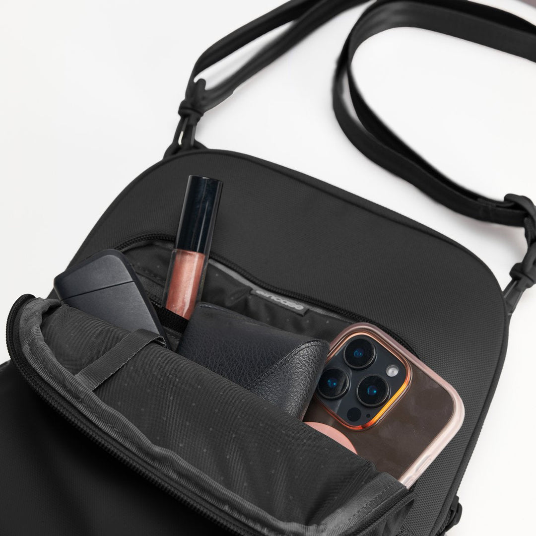 Incase | A.R.C. Crossbody Bag - Black |