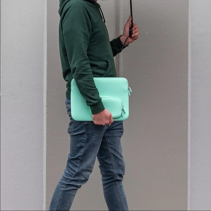 //// LOGiiX | Vibrance Essential Sleeve for Laptops up to 14 Inch - Mint | LGX-13298