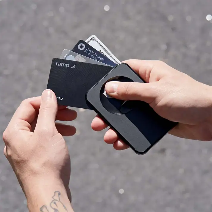 ohsnap! | Snap Grip Wallet - Obsidian Black | GW-BLK-001