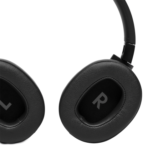 /// JBL | Tune 710 Wireless Over-Ear Headphone - Black | JBLT710BTBLKAM