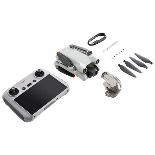 //// DJI | Mini 3 Pro Quadcopter Drone with Smart Controller | CP.MA.00000492.01 | PROMO ENDS NED | REG. PRICE $1,249.99