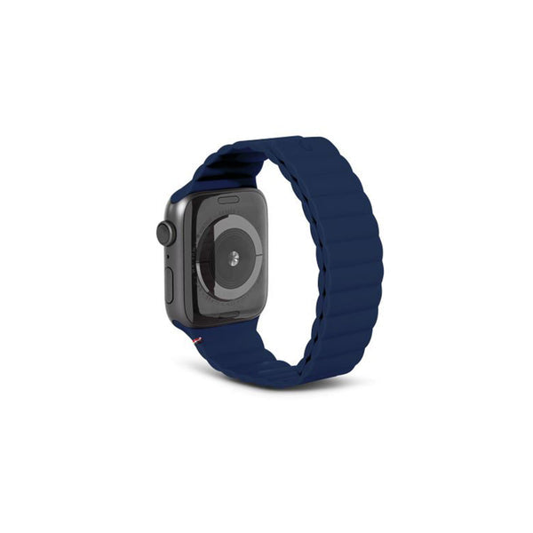 Decoded | Silicone Magnetic Traction Strap for Apple Watch 38/40/41mm - Matte Navy | DC-D23AWS40TSL3SMNY